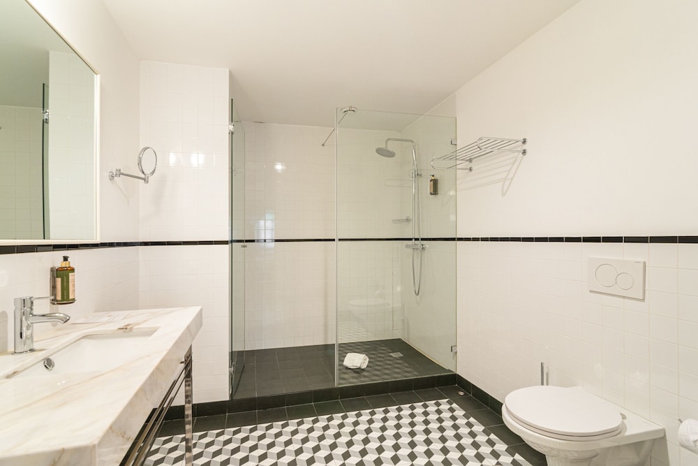Deluxe Room with Garden View - Photo 7