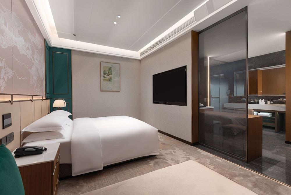 Deluxe Room, 1 King Bed, Non Smoking