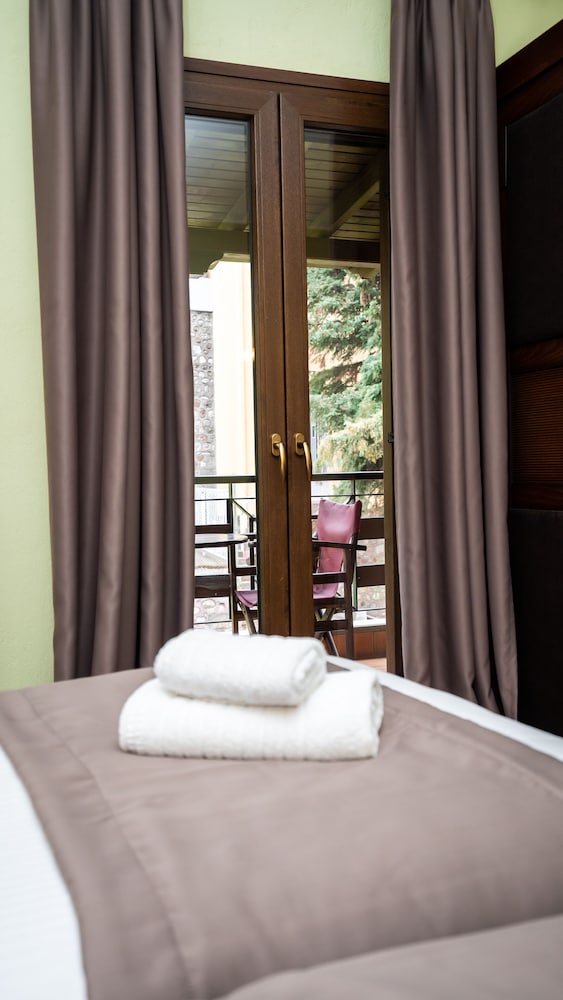 Double or Twin Room, Garden View - Photo 7