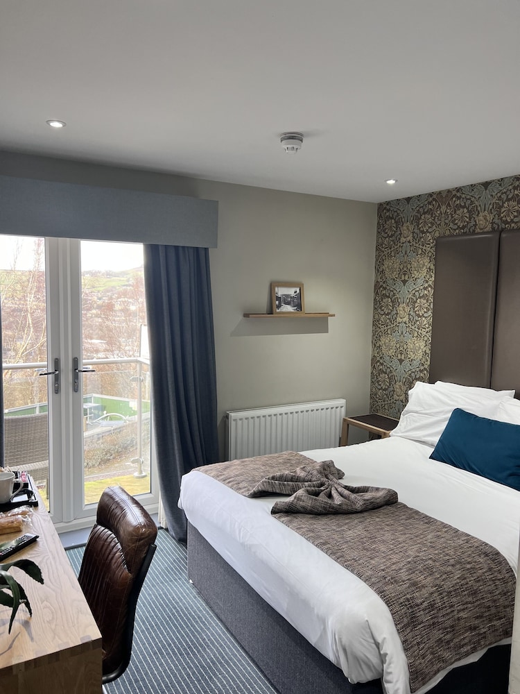 Comfort Double Room, 1 Double Bed, Balcony, Hill View photo 3