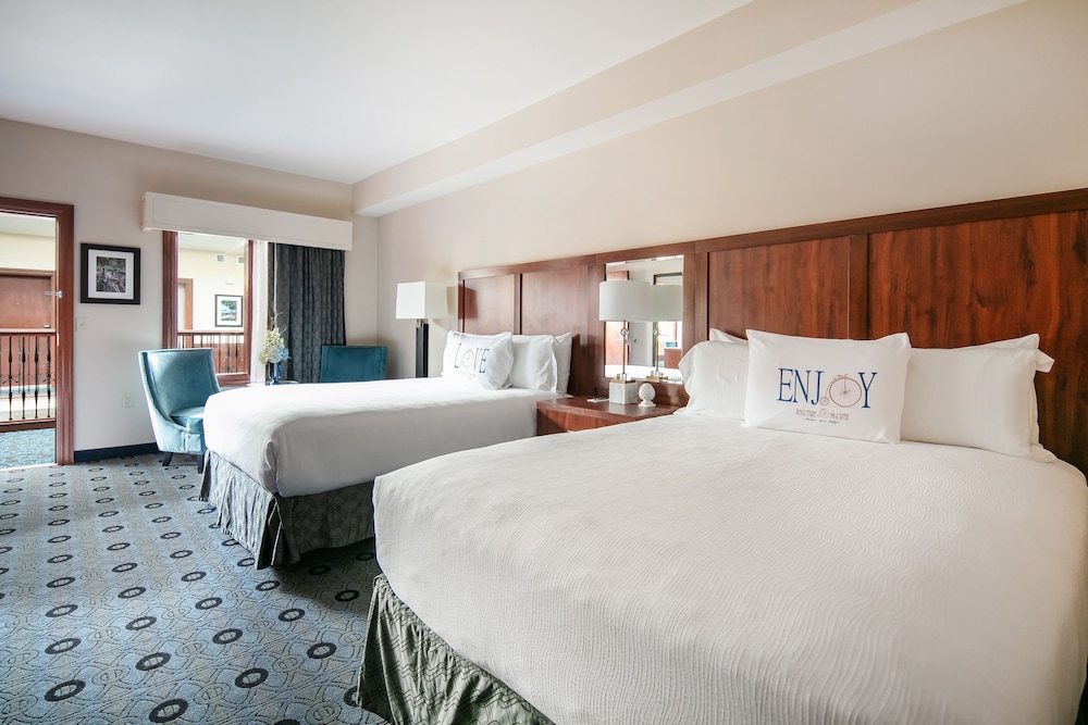 Atrium Double Suite - Bicycle Street Inn photo 1