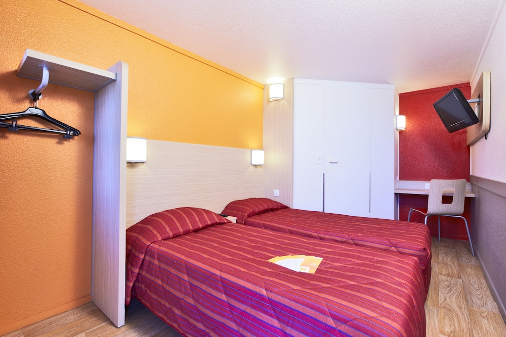 Standard Room, 2 Twin Beds - Photo 2
