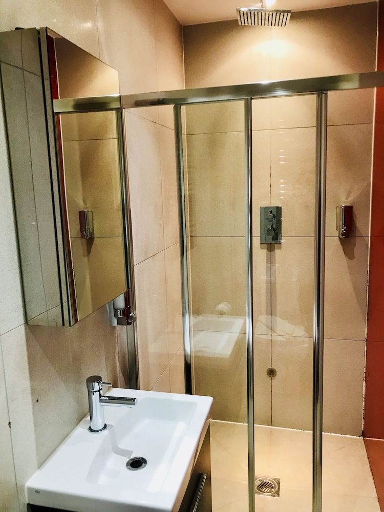 Luxury Chalet, Private Bathroom