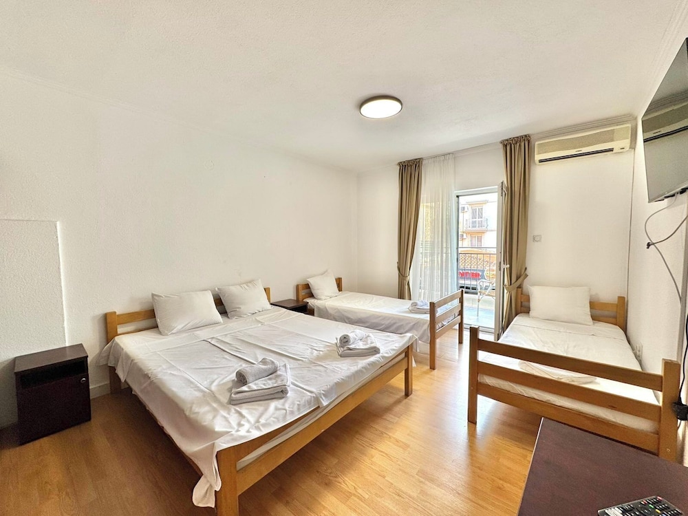 Comfort Quadruple Room, Balcony