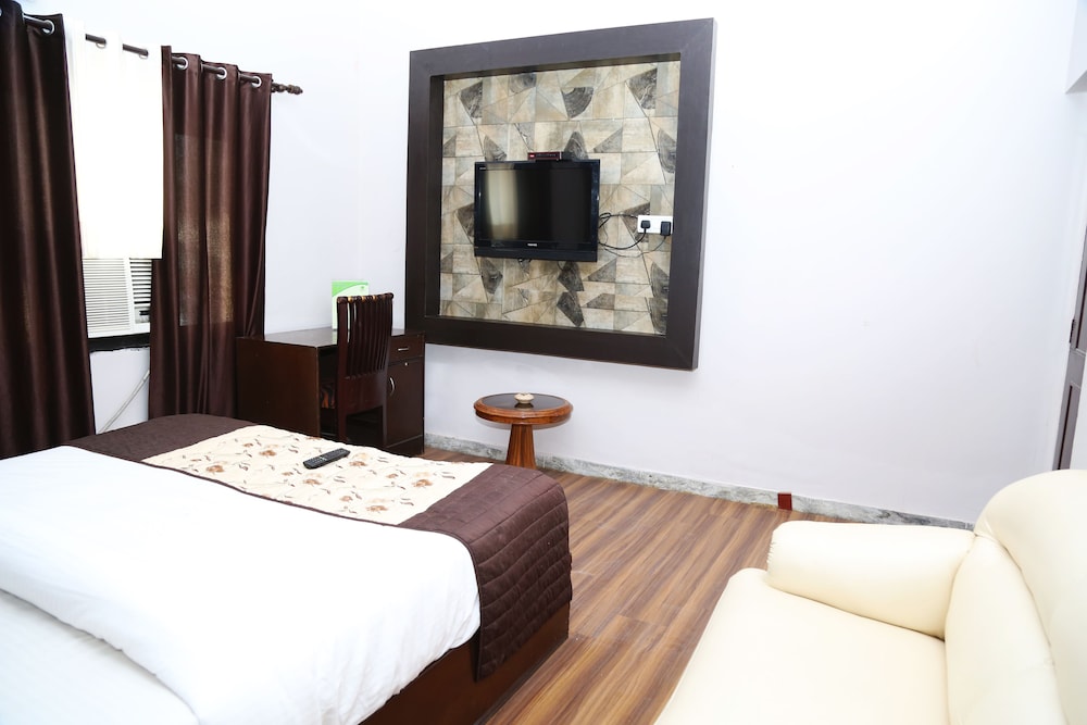 Standard Double Room, 1 King Bed photo 2