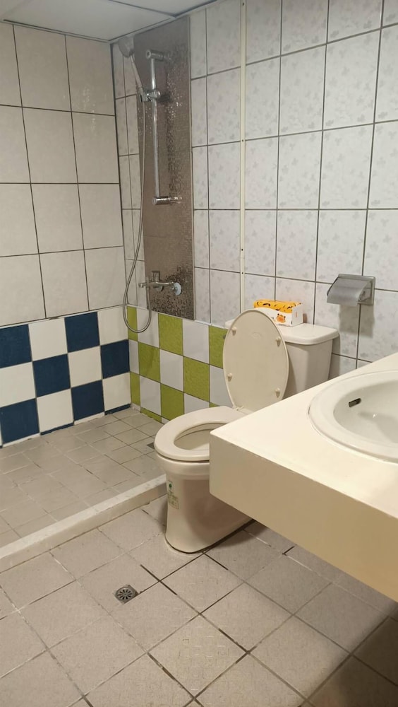 Deluxe Triple Room, Multiple Beds, City View, Tower photo 3