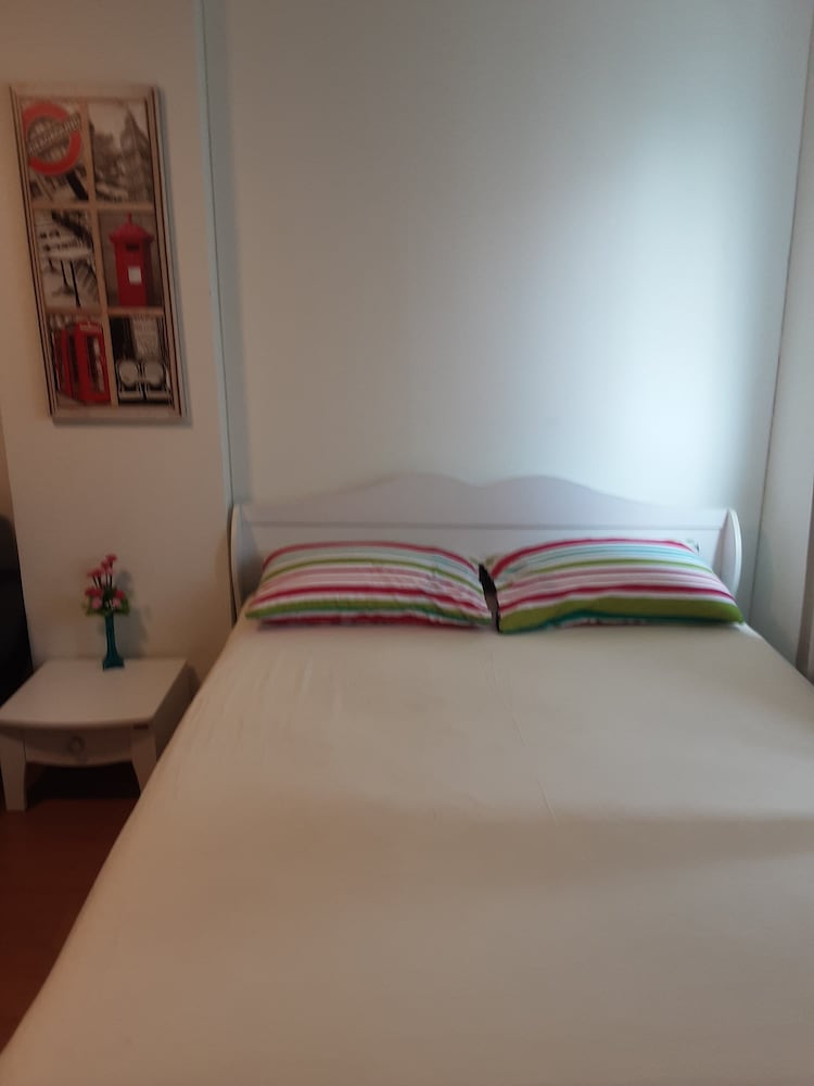 Room, Multiple Bedrooms, Accessible photo 1