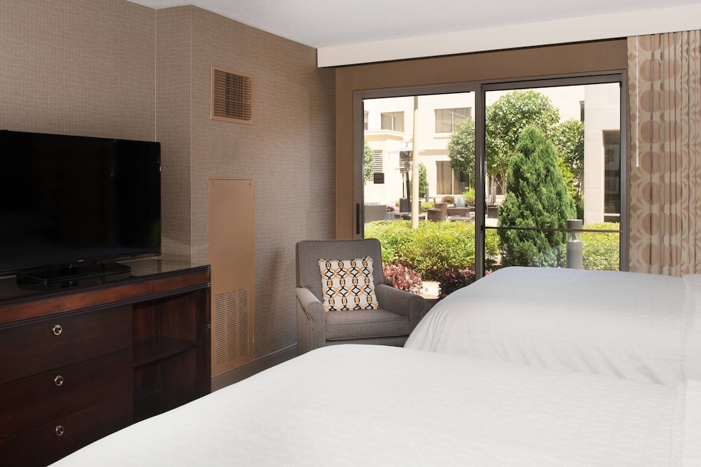 Room, 2 Double Beds, Courtyard View, Ground Floor - Photo 1
