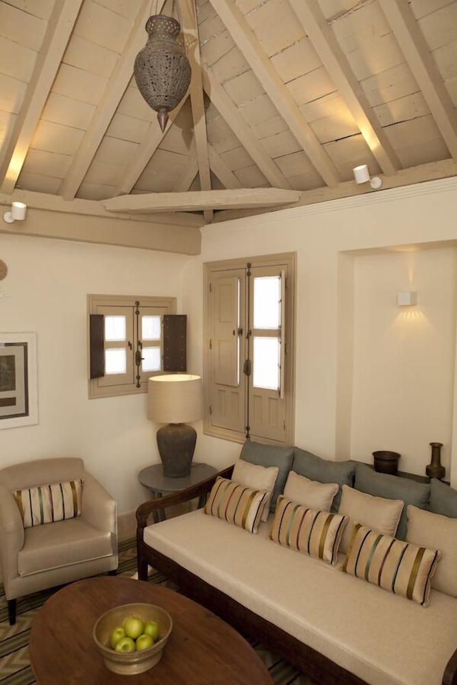 Junior Suite, 1 Queen Bed, Terrace - Photo 1