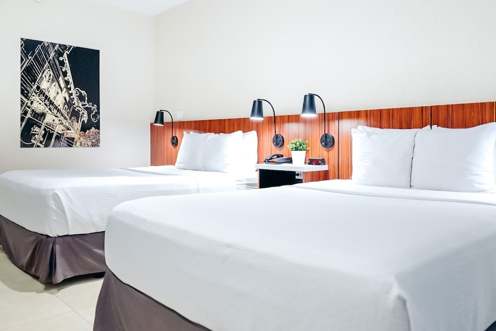 Standard Double Room, 2 Queen Beds - Photo 1