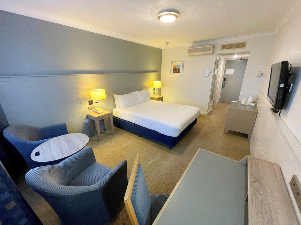Standard Room, 1 Queen Bed - Photo 1