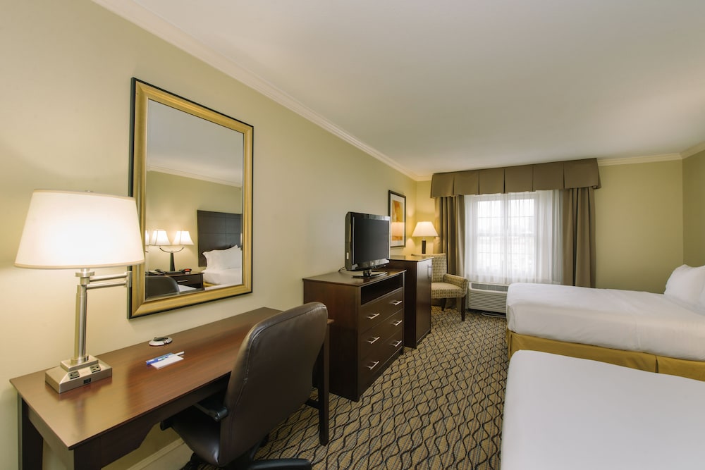 Standard Room, 2 Queen Beds, Accessible (Communication Accessible) - Photo 2