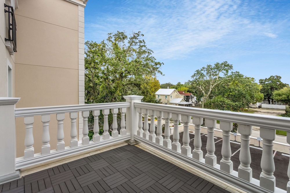 Room, 1 King Bed, Accessible, Balcony (Roll-In Shower) - Photo 1