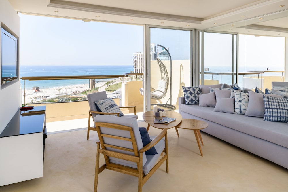Luxury Apartment, 3 Bedrooms, Sea View photo 3