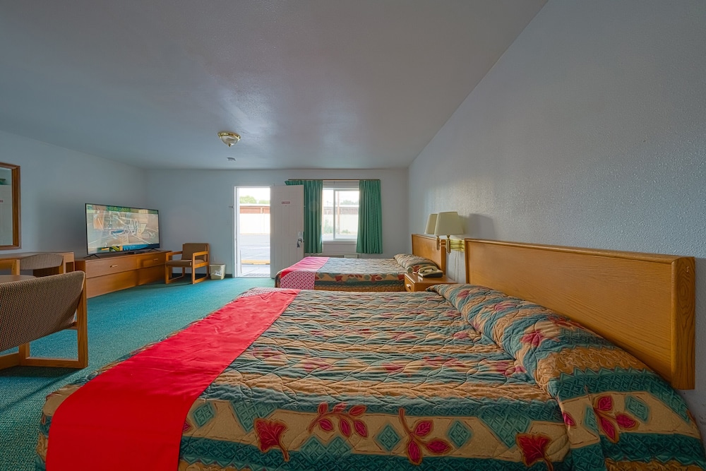 Deluxe Double Room, 2 Queen Beds photo 1