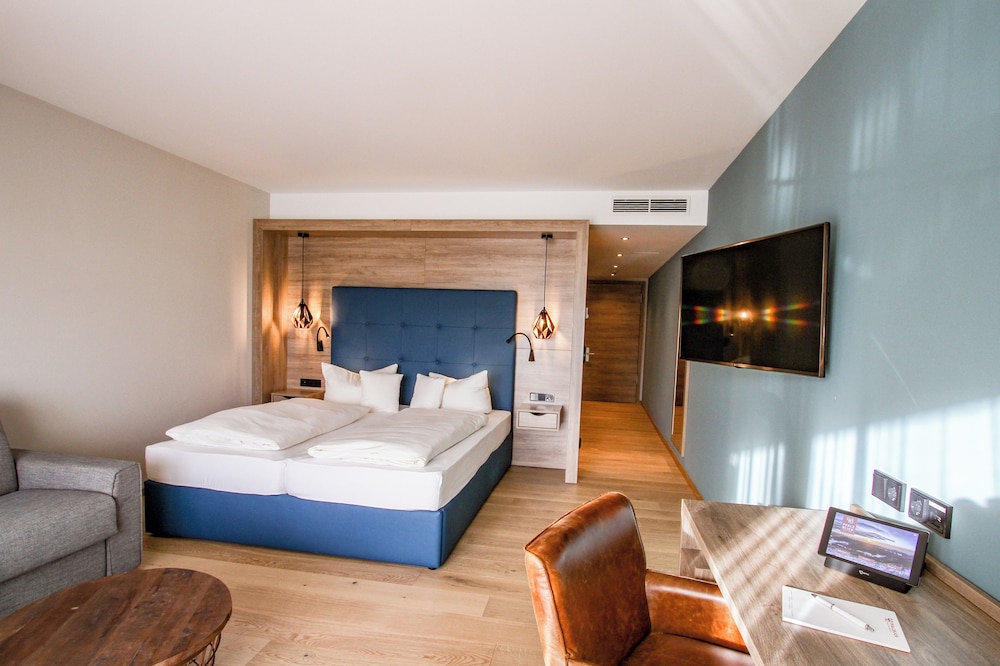 Superior Double Room, Balcony, Garden View