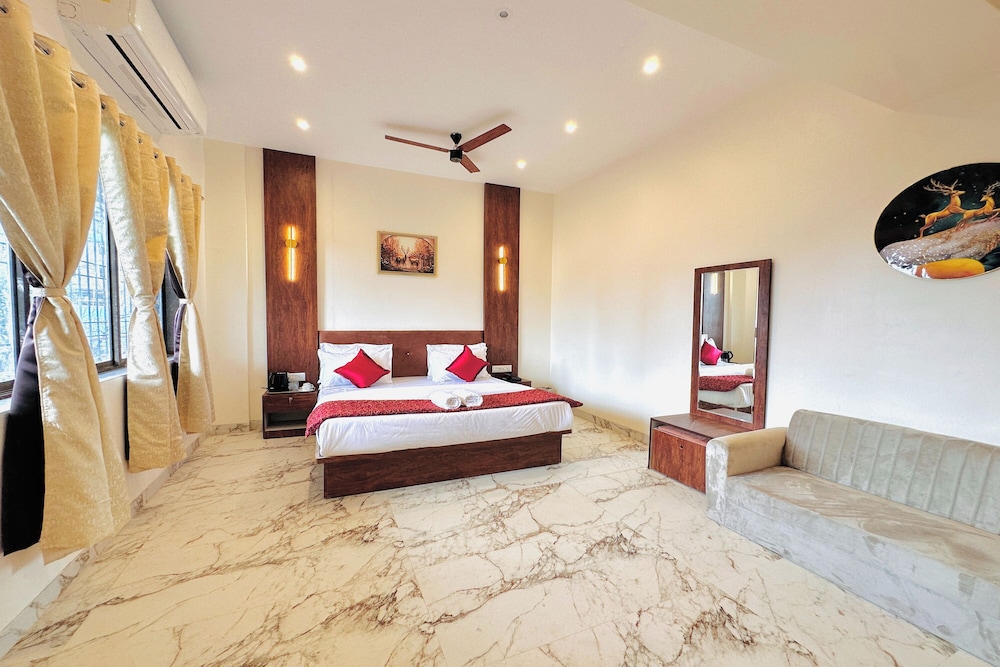 Executive Room - Photo 1