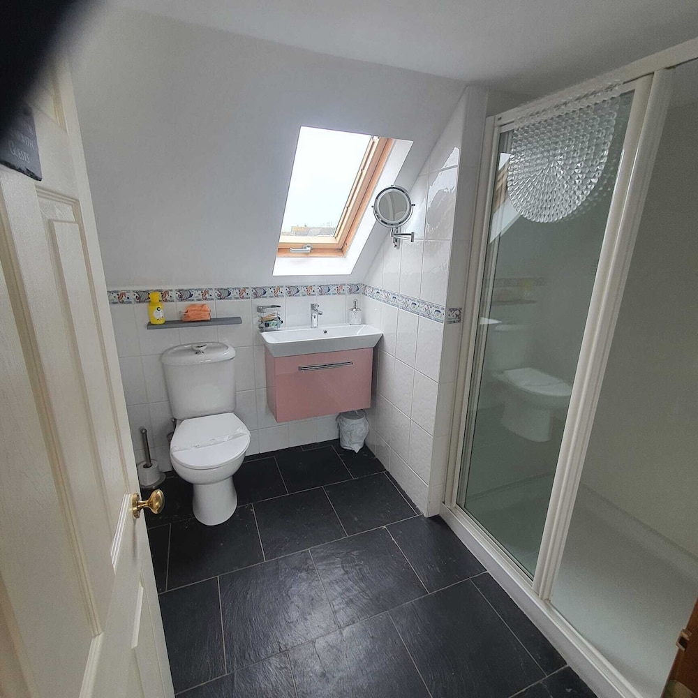Twin Room, Shared Bathroom photo 2