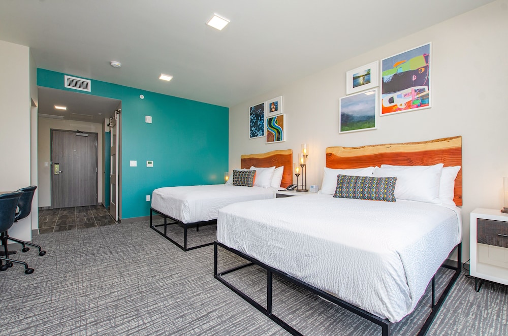 Standard Room, 2 Queen Beds, Accessible (ADA Deluxe 2 Queen - Shower only)