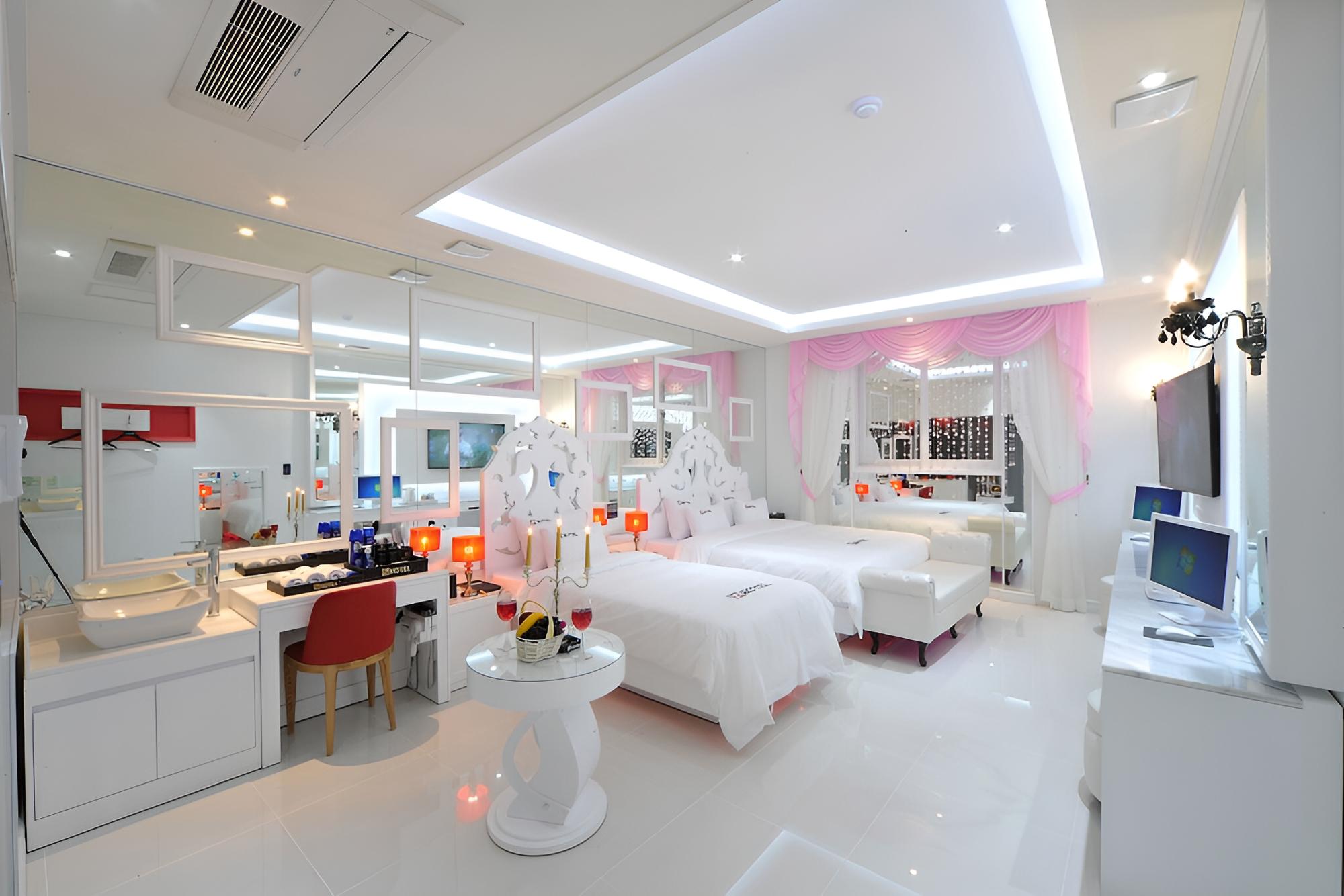 Room (VIP Twin (styler spa bathtub air puri) photo 2
