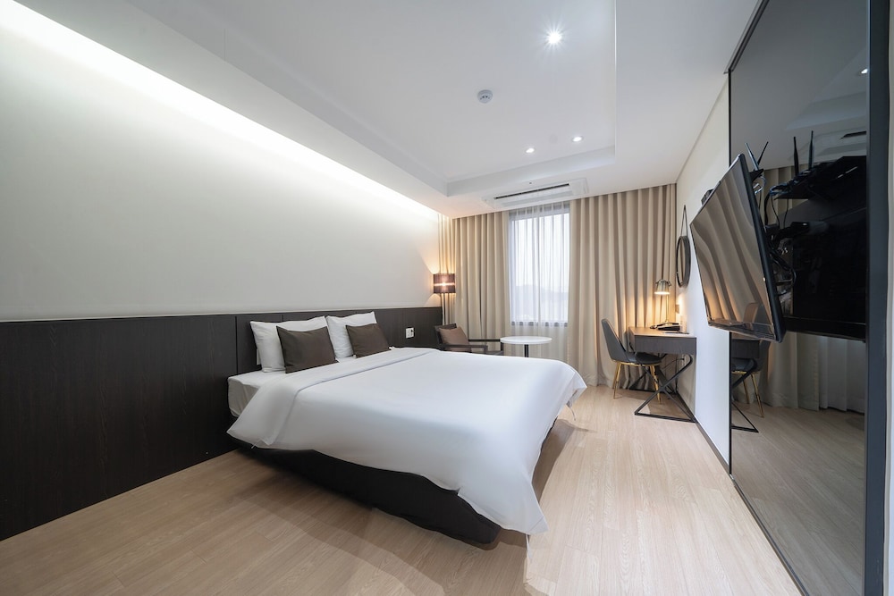 Deluxe Double Room, 1 Double Bed photo 2