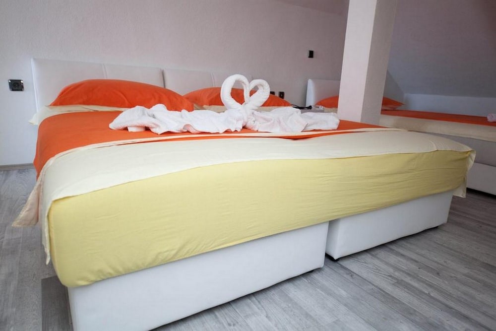 Standard Triple Room, Balcony, Sea View