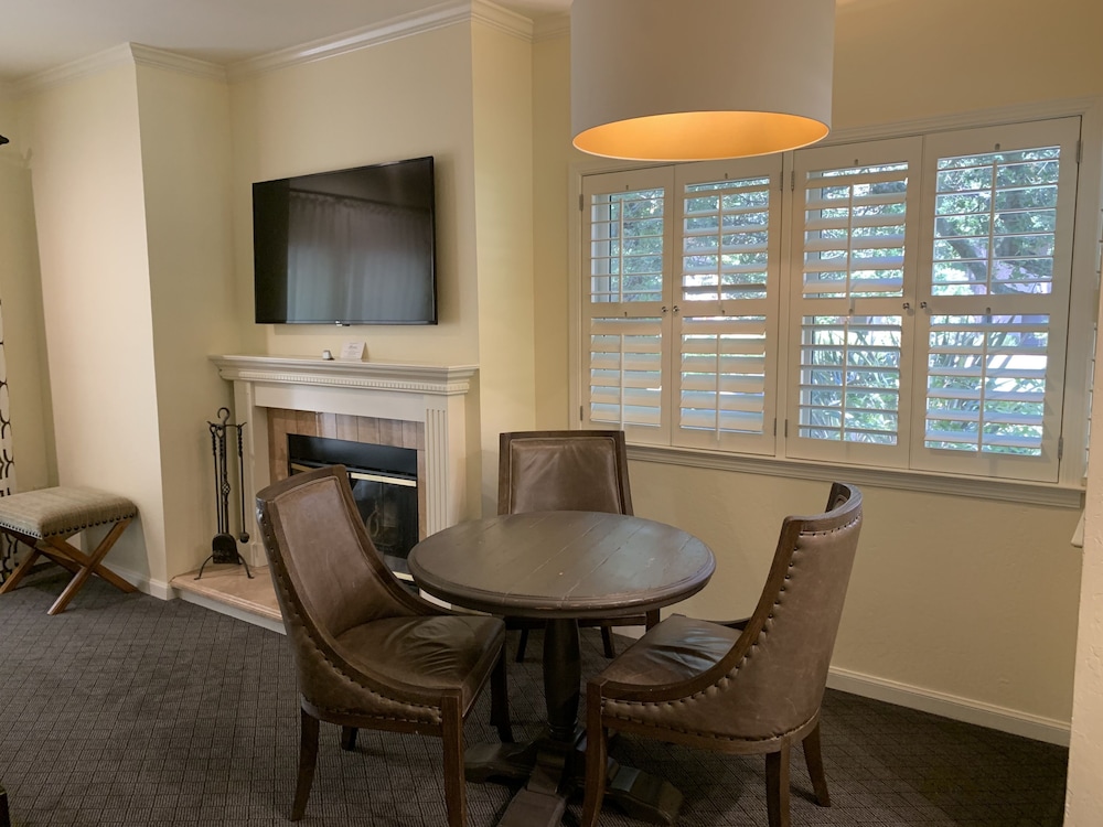 Signature Suite, 1 Bedroom, Non Smoking, Hot Tub - Photo 5