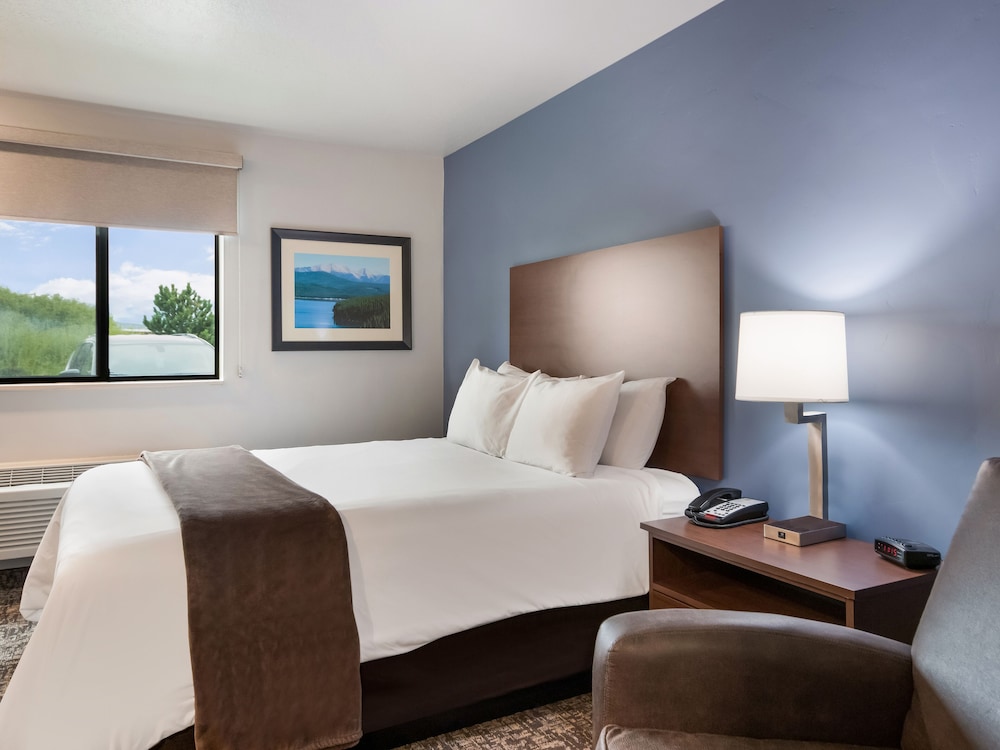 Room, 1 Queen Bed (with Recliner) - Photo 1