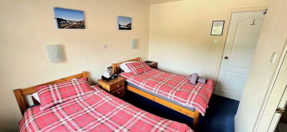 Twin Room ( 2 Single Beds) photo 2