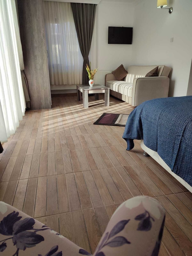 Basic Double or Twin Room photo 2