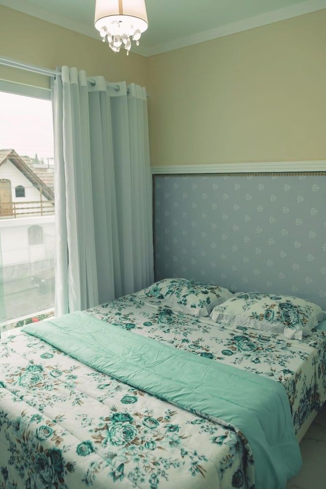 Standard Suite - Photo 9
