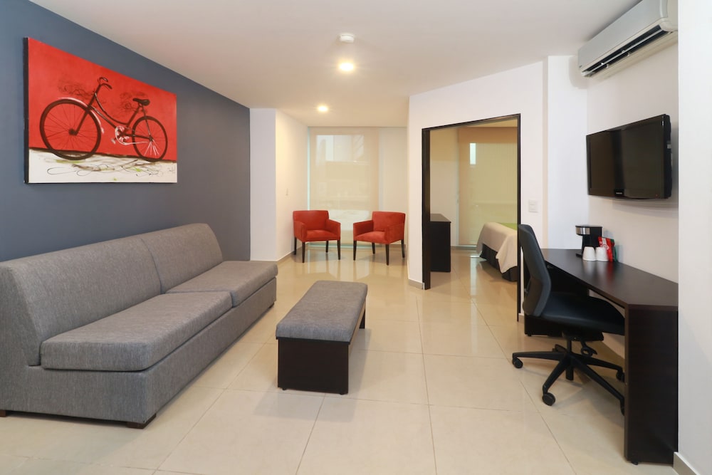 Junior Suite, 1 King Bed with Sofa bed, Non Smoking photo 2