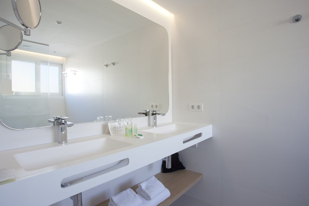 Single Room (Street View)