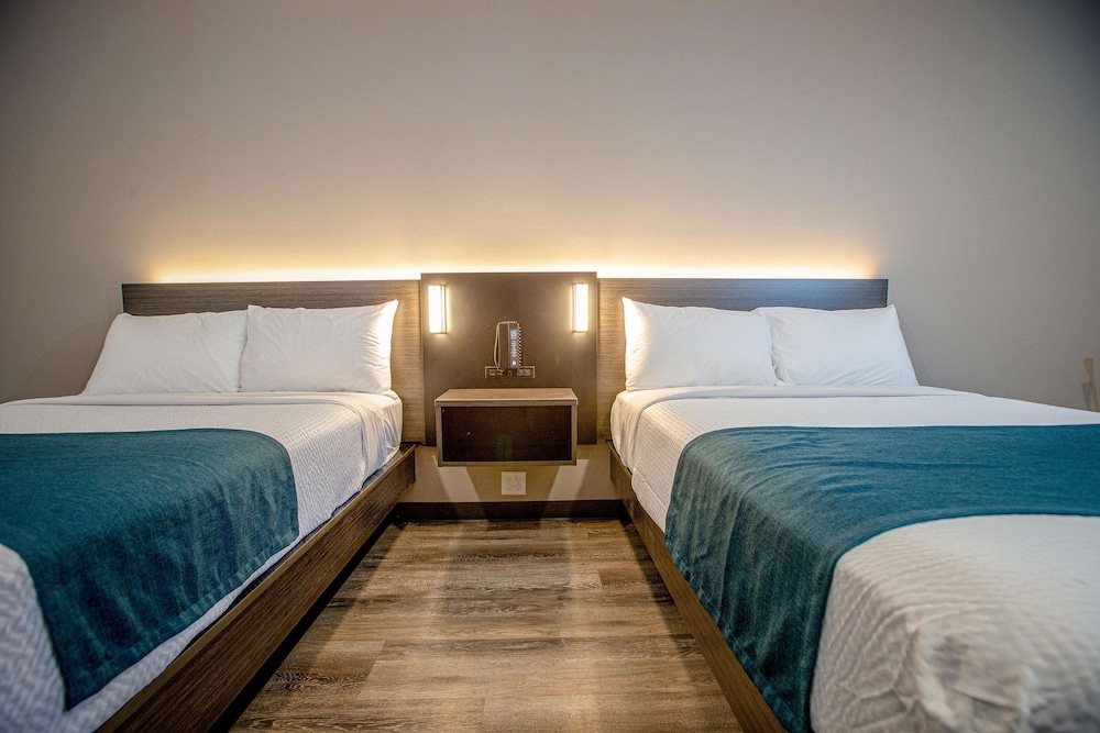 Deluxe Room, 2 Double Beds, Non Smoking, Refrigerator & Microwave - Photo 1