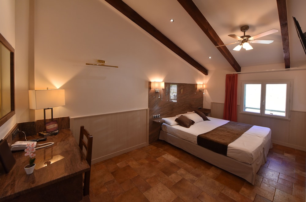Quadruple Room - Photo 7