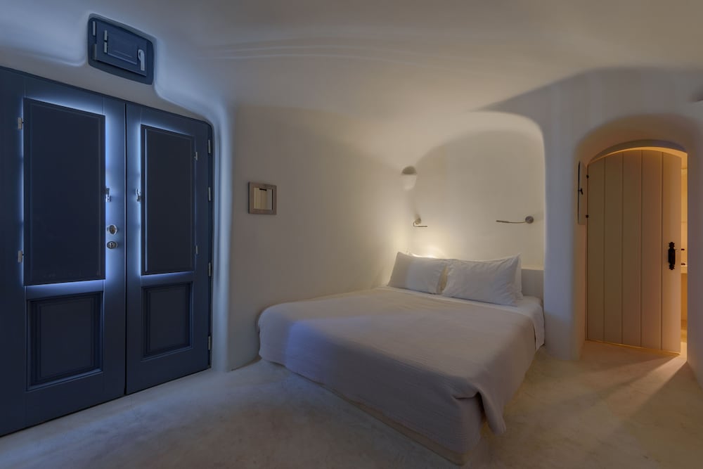 Vanilla Room with Outdoor Hot tub Caldera View - Photo 5