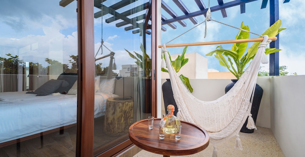 Penthouse, 1 King Bed, Private Pool - Photo 5