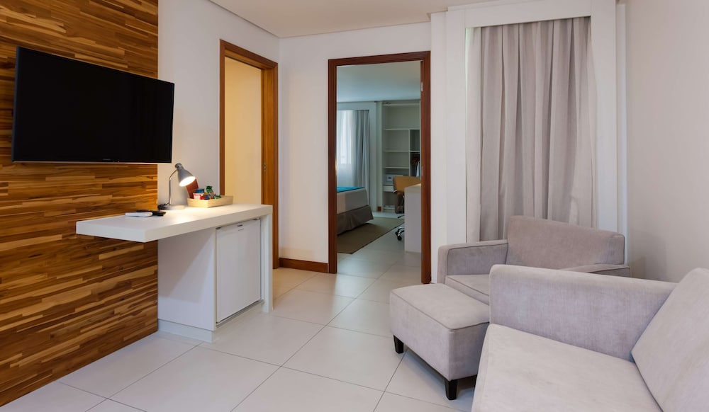 Suite, 1 King Bed, Accessible, Non Smoking - Photo 3