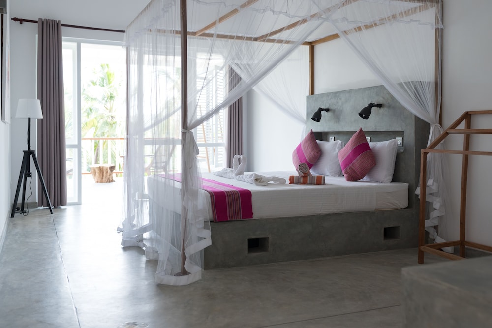 Deluxe Double Room, Private Bathroom, Pool View photo 1