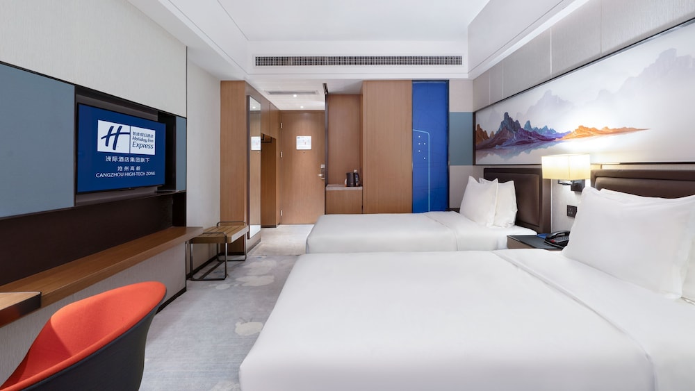 Standard Room, 2 Twin Beds (Minifridge) - Photo 2