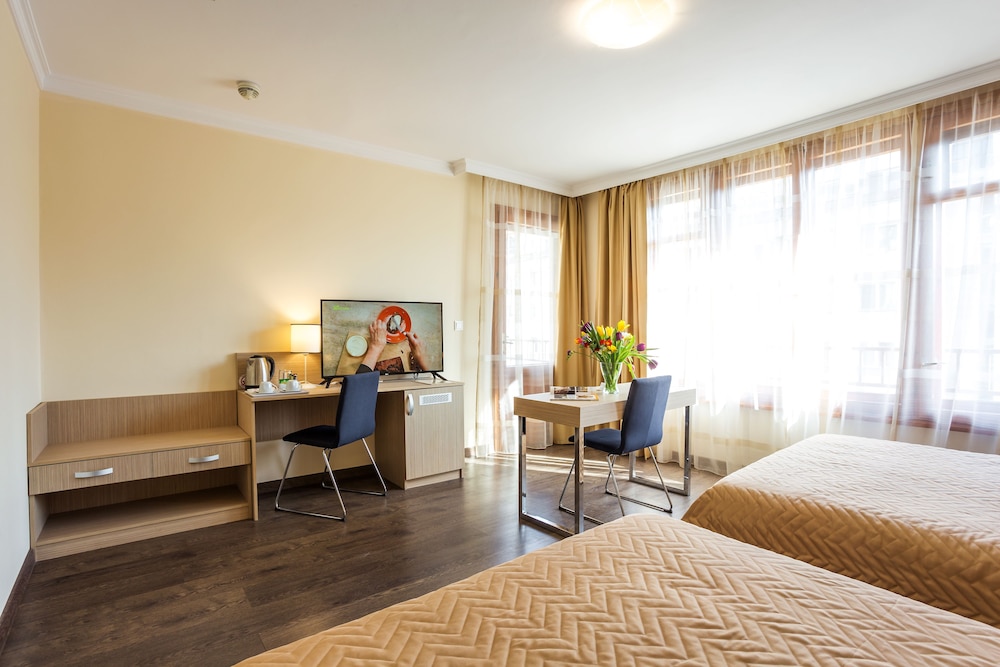 Deluxe Room - Photo 3