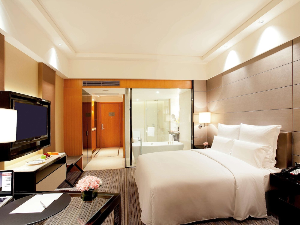 Superior Room, 1 King Bed - Photo 1