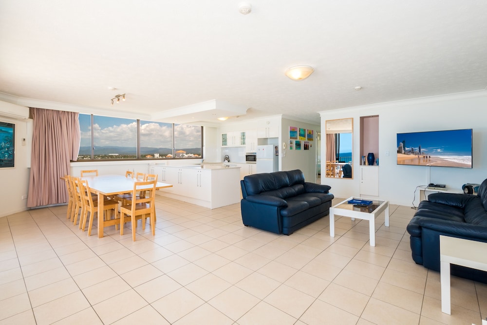 Apartment, 2 Bedrooms, Beachfront - Photo 8