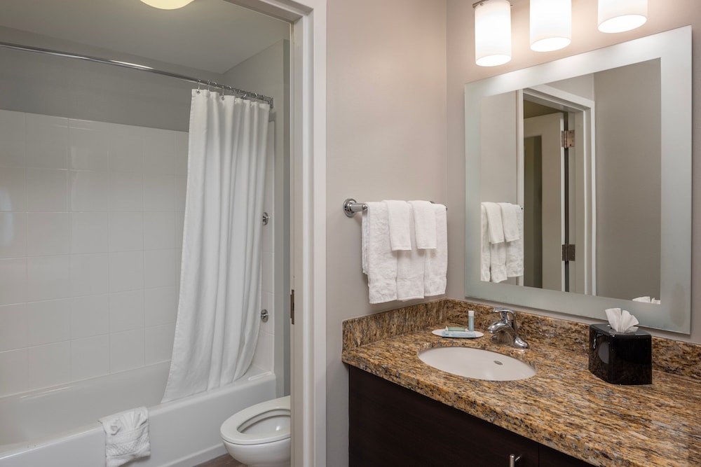 Studio, 2 Queen Beds (Mobility Accessible, Tub) photo 3