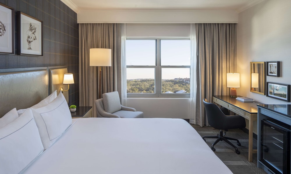 Room, 1 King Bed, Accessible (Hearing) - Photo 3