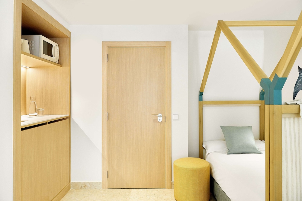 Premium Suite, Partial Sea View (Family)