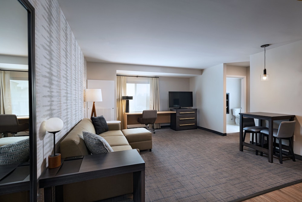 Suite, 1 Bedroom - Photo 4