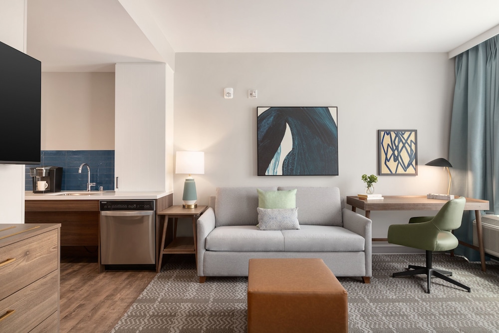 Studio Suite, 1 King Bed, Kitchen (Top Floor) - Photo 3