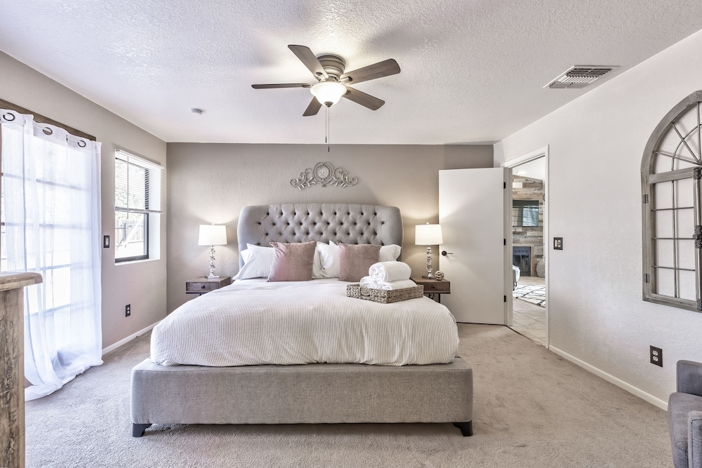 Luxury House photo 1
