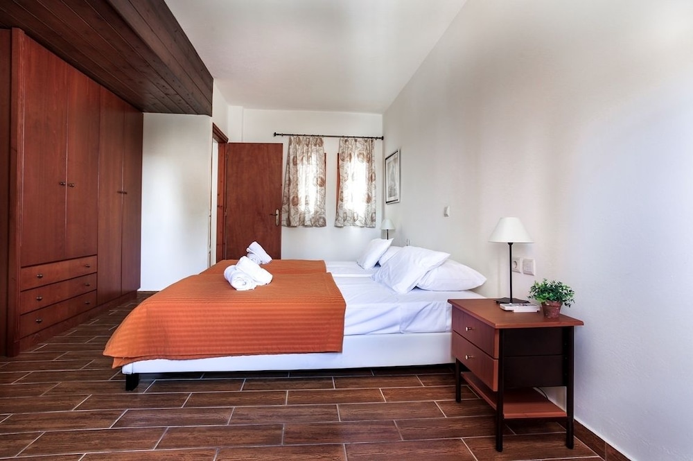 Villa, 2 Bedrooms (semi-detached) photo 2